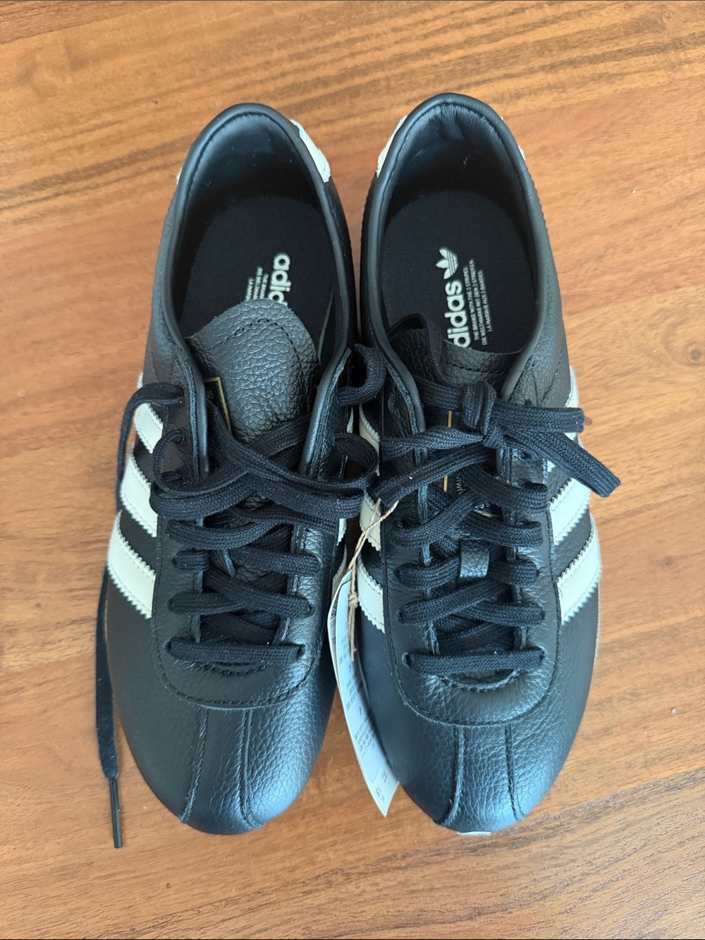 NWT adidas Tokyo Sneakers in Black and White - Picture 2 of 7